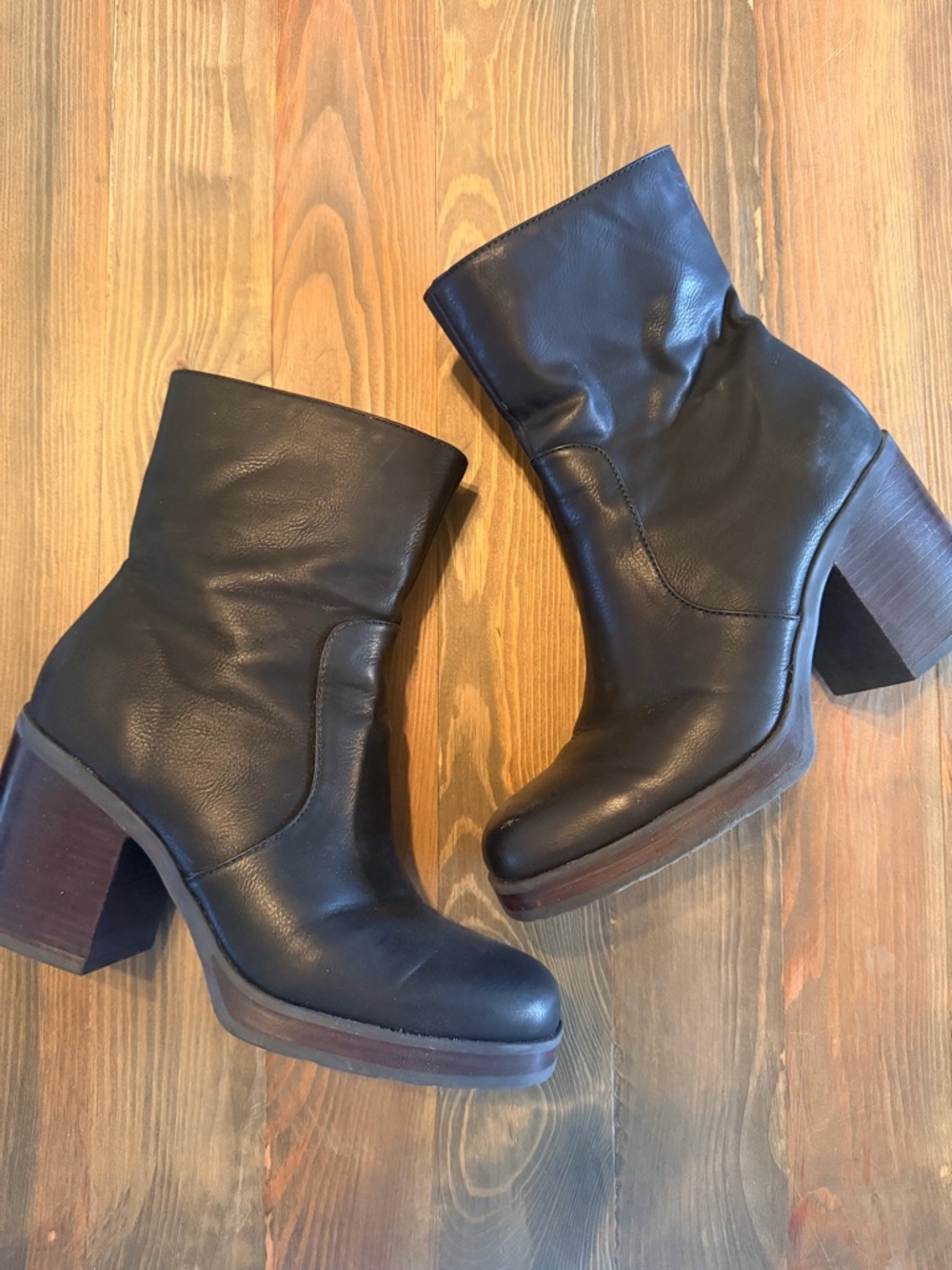 Korks black stacked wooden heel‎ boots